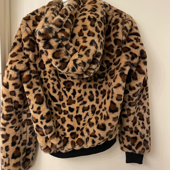 LOVE TREE leopard fuzzy soft bomber jacket, size Medium - Picture 2 of 3